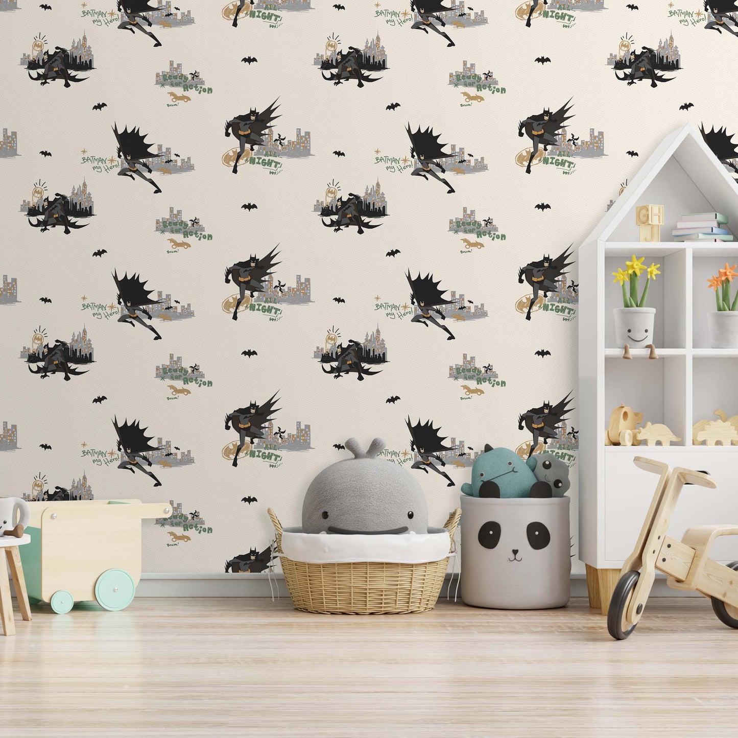 KIDS | Batman figured and light colored wallpaper