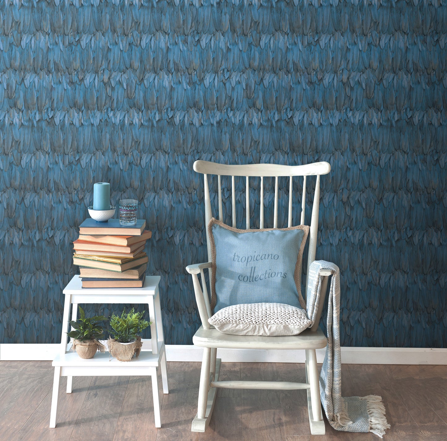 TROPICANO | Modern Bird Feather Patterned Wallpaper