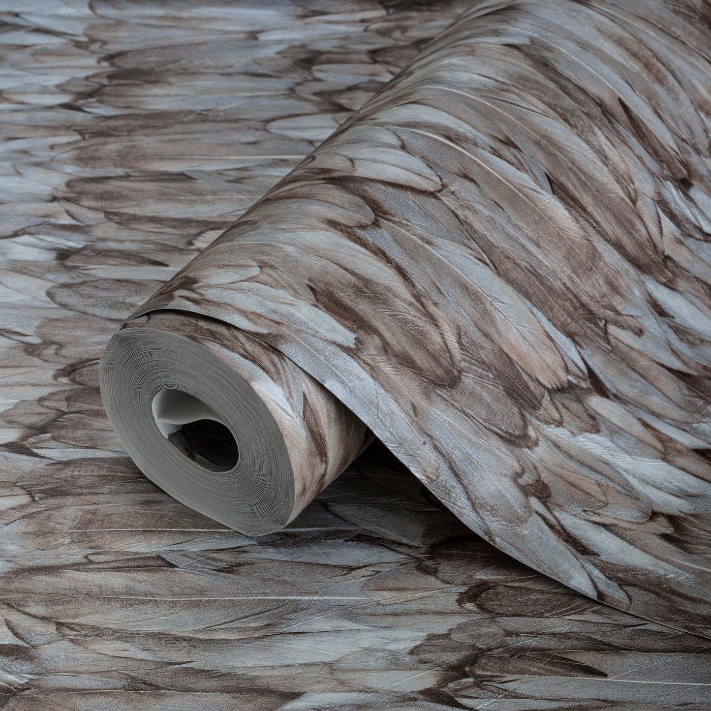 TROPICANO | Modern Bird Feather Patterned Wallpaper